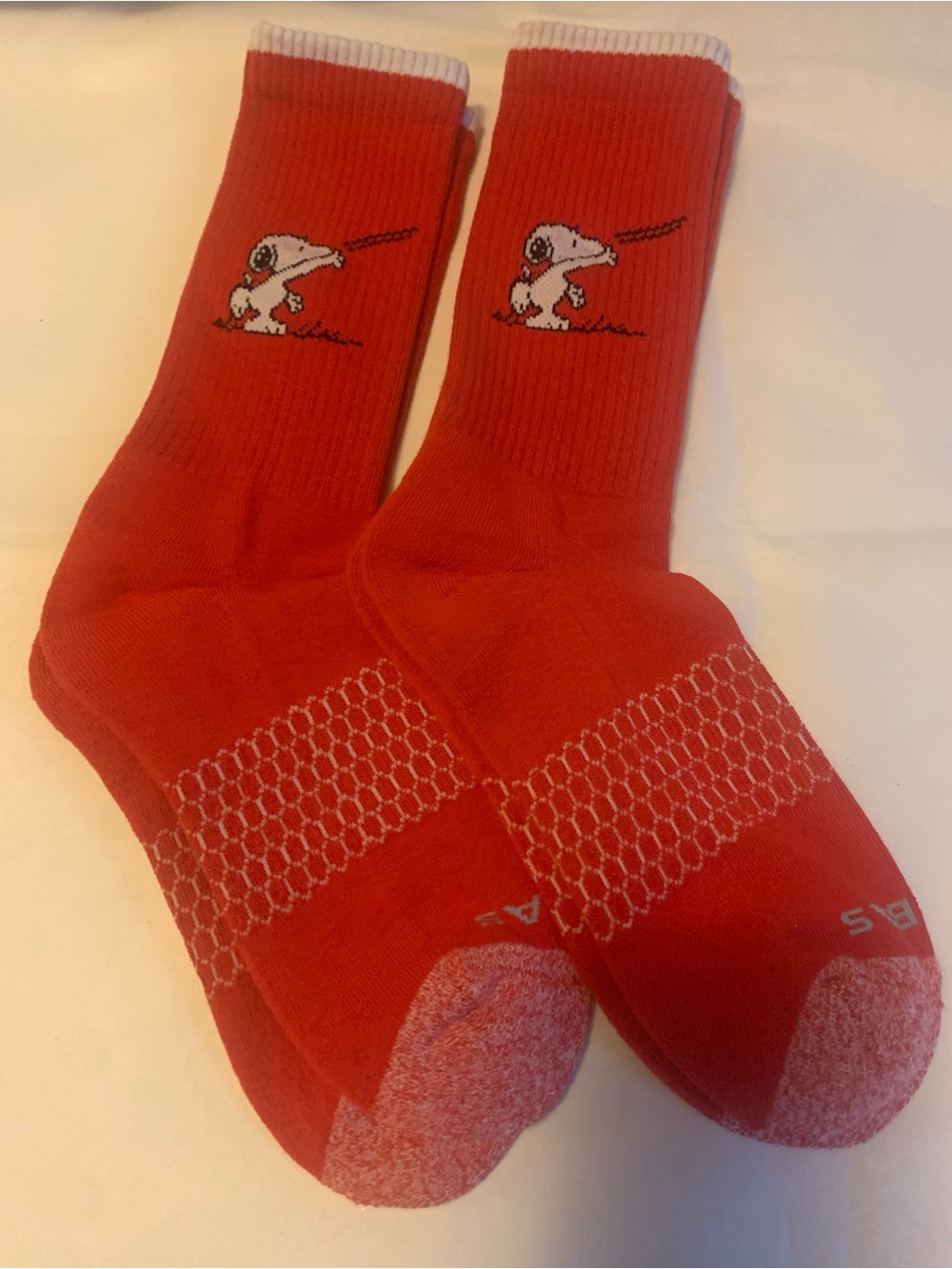 2 pair New Women's Red Bombas x Peanuts Red Calf socks - Picture 3 of 4